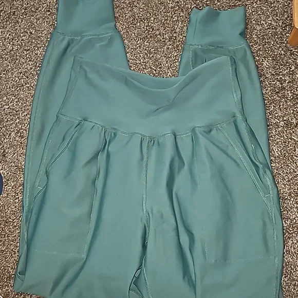 Old Navy Active Powersoft - Picture 5 of 8